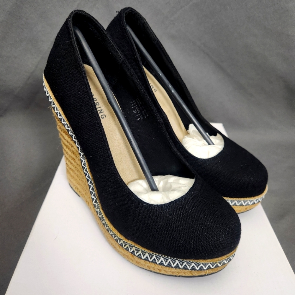 Call It Spring Wedges Weslia Black Espadrille Size 7.5